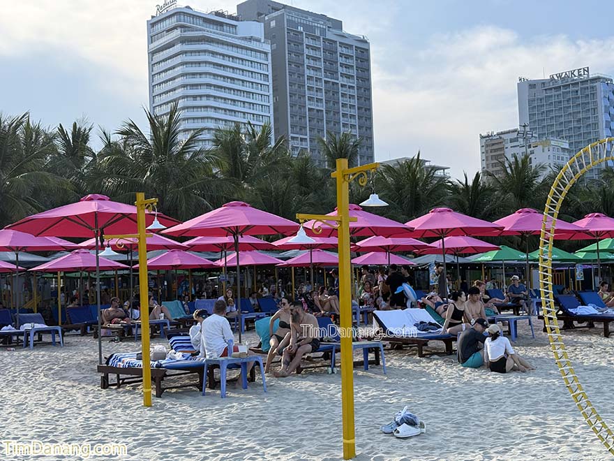 bãi tắm phạm văn đồng