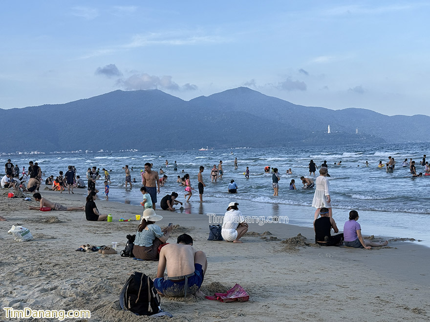 bãi tắm phạm văn đồng