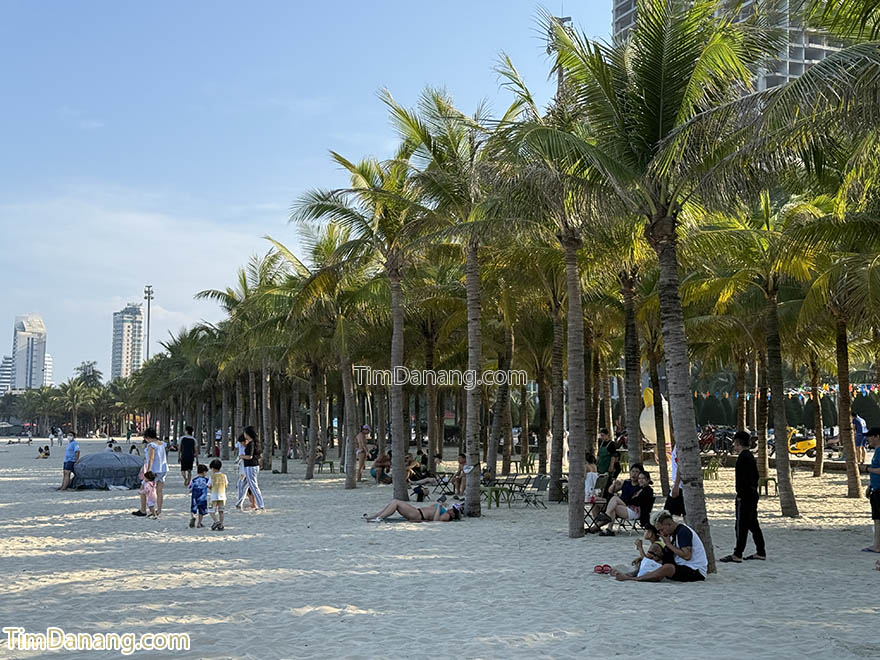 bãi tắm phạm văn đồng