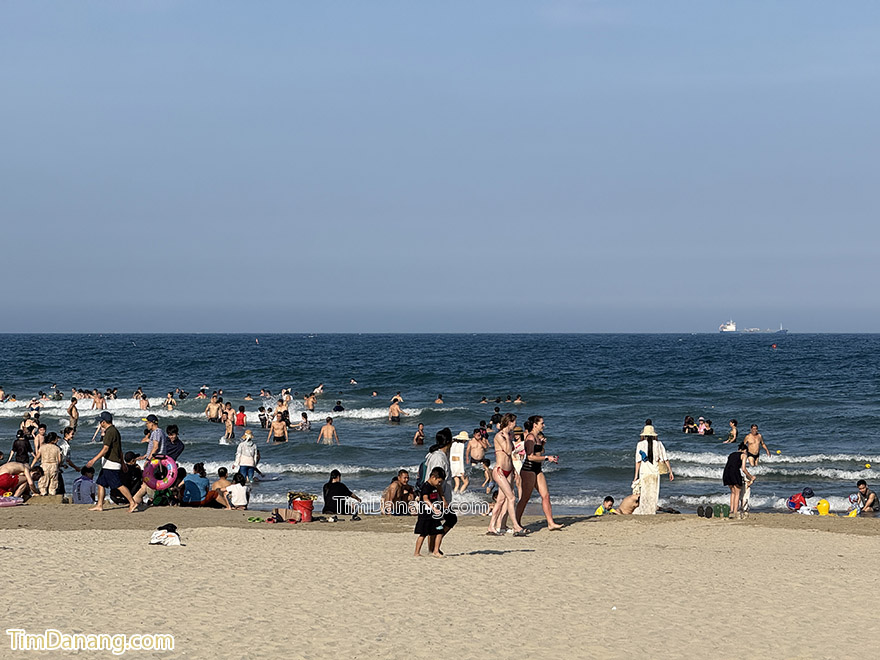 bãi tắm phạm văn đồng