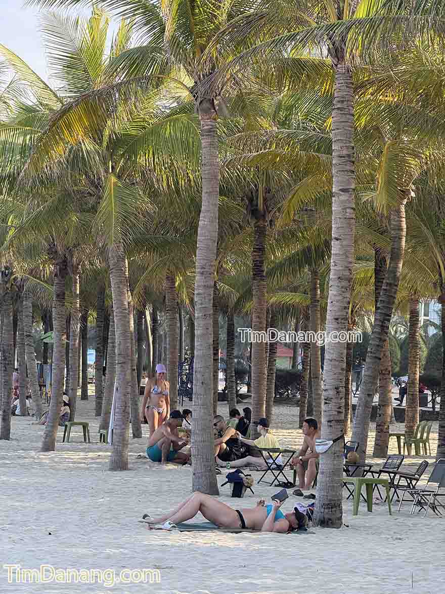 bãi tắm phạm văn đồng