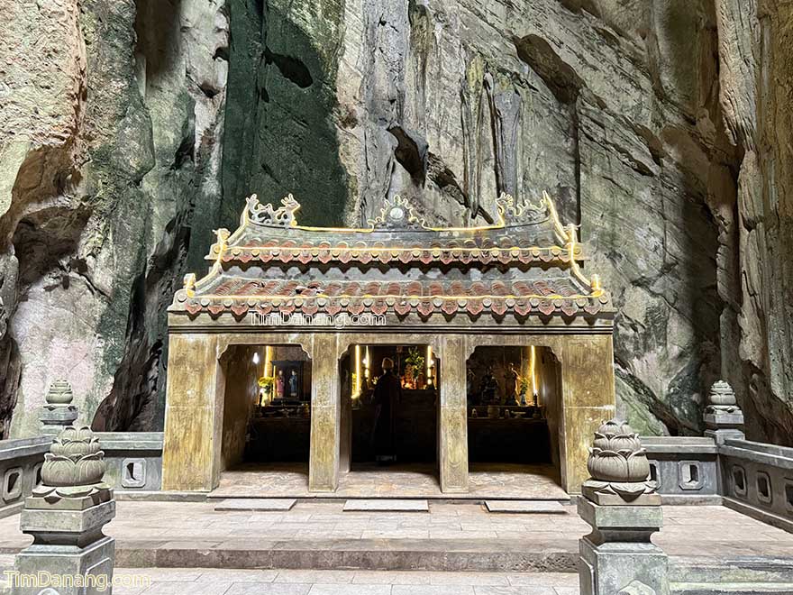 động huyền không