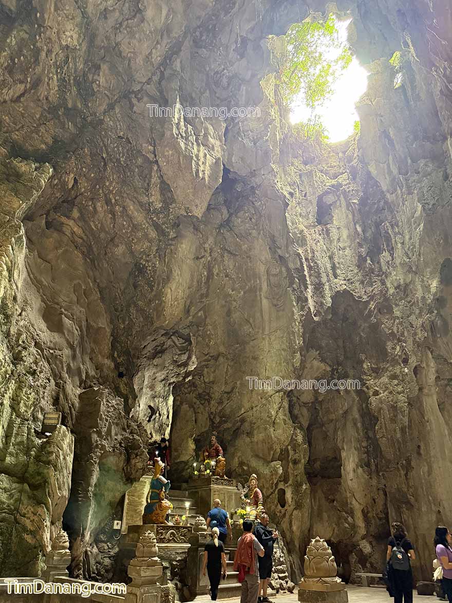 động huyền không