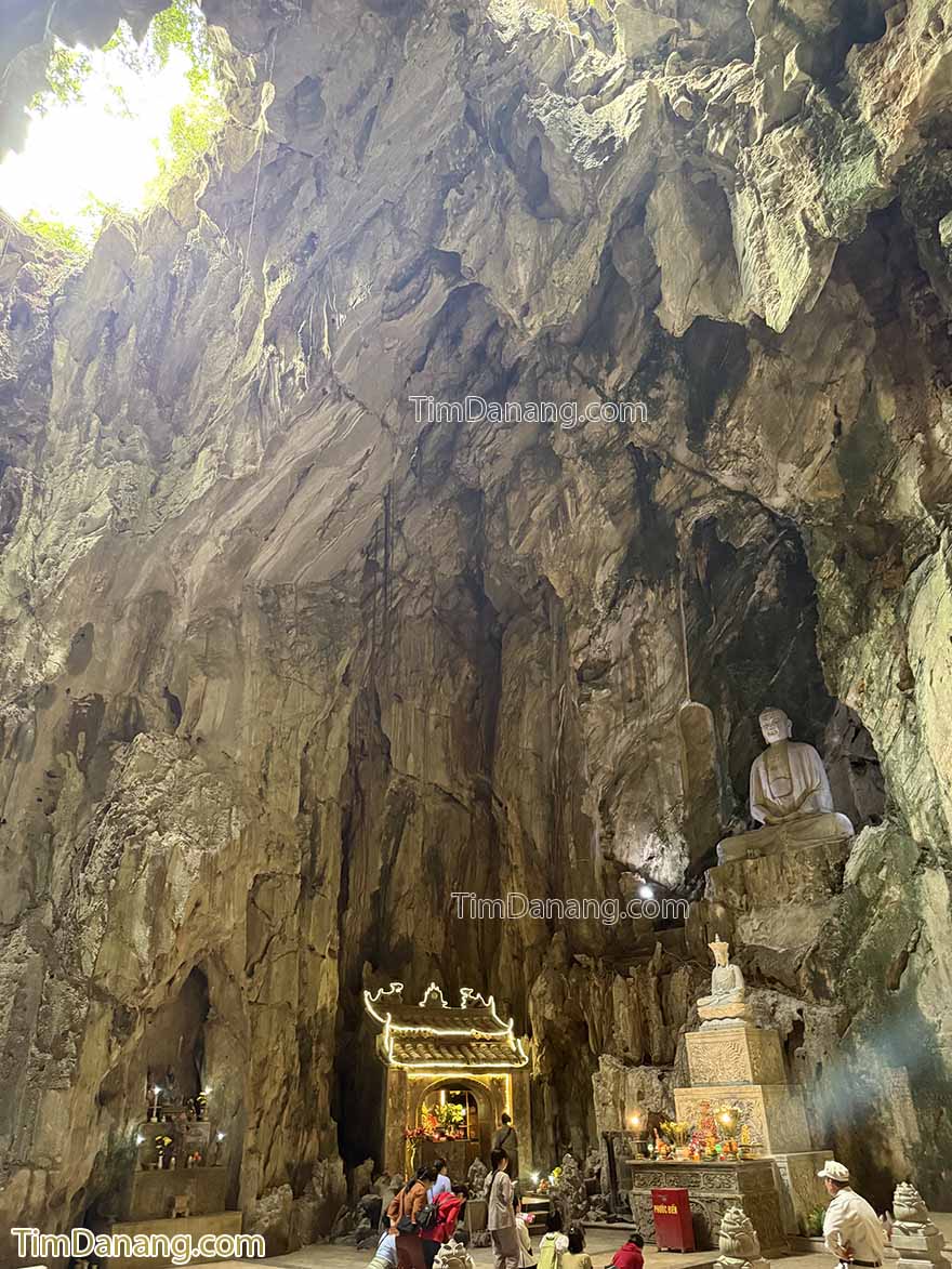 động huyền không