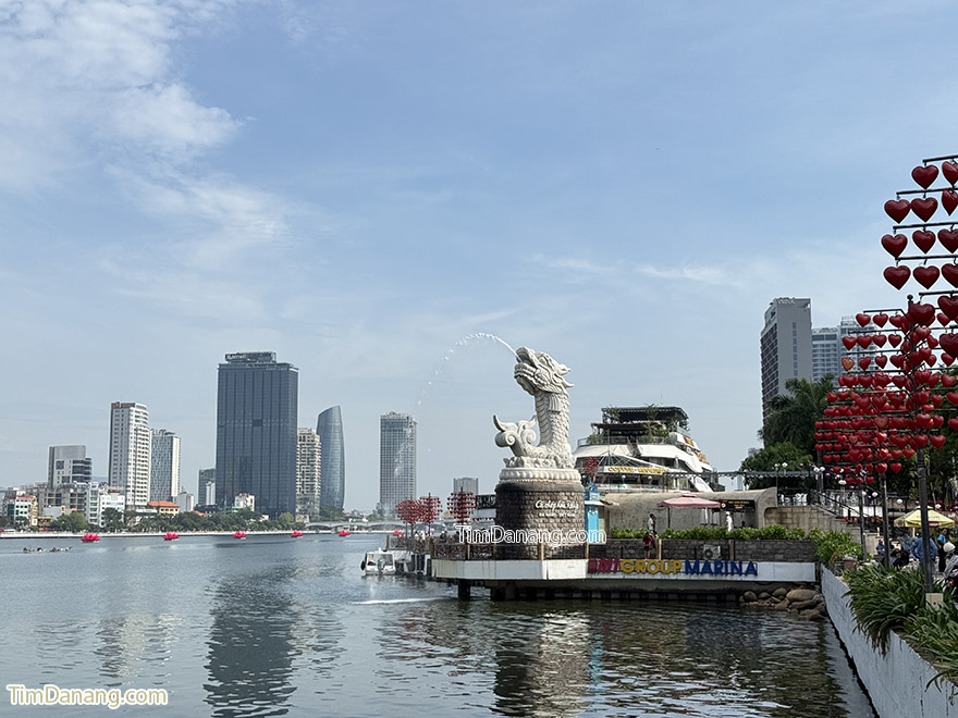 tượng cá chép hoá rồng đà nẵng