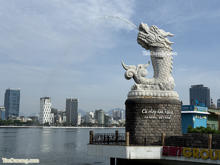 tượng cá chép hoá rồng đà nẵng