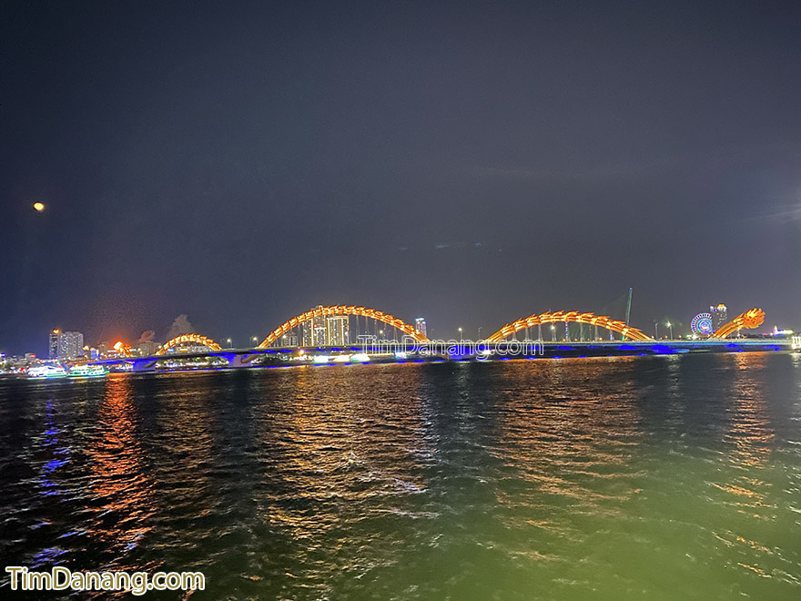 đường bạch đằng đà nẵng về đêm