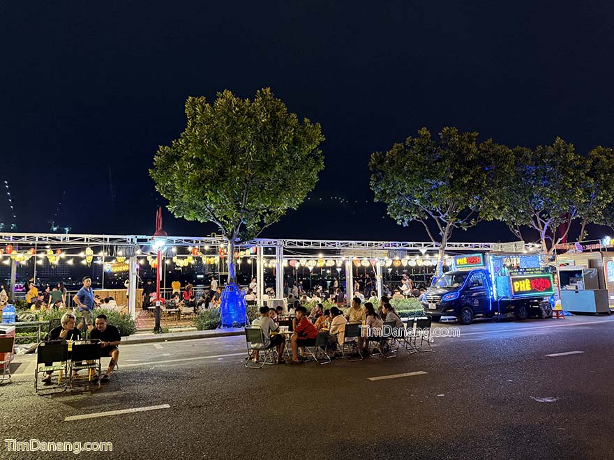 phố đi bộ bạch đằng đà nẵng