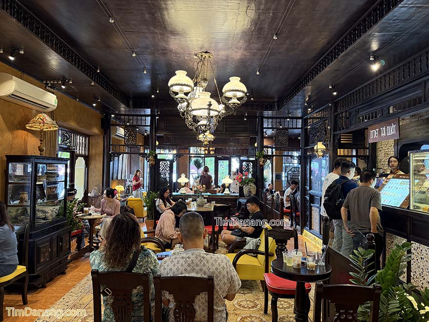 Quán Cafe gần cầu Rồng view sông Hàn Đà Nẵng