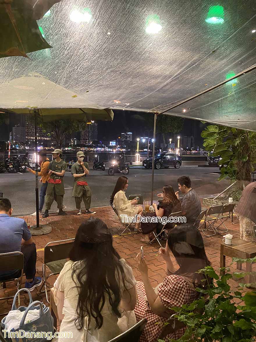 Quán Cafe gần cầu Rồng view sông Hàn Đà Nẵng
