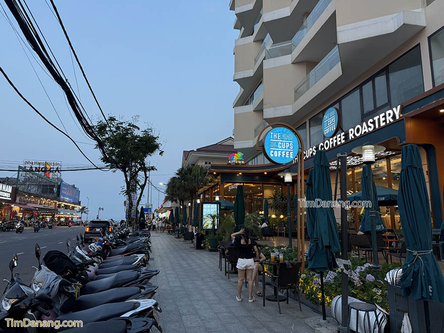 the cups coffee nguyễn văn thoại