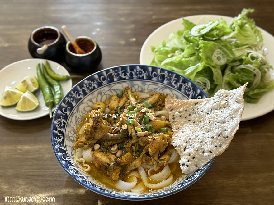 mì quảng cô sáu đà nẵng