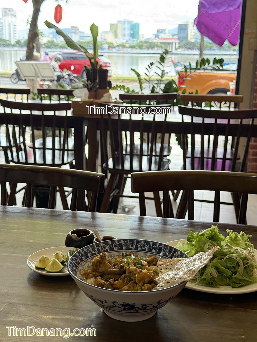 mì quảng cô sáu đà nẵng