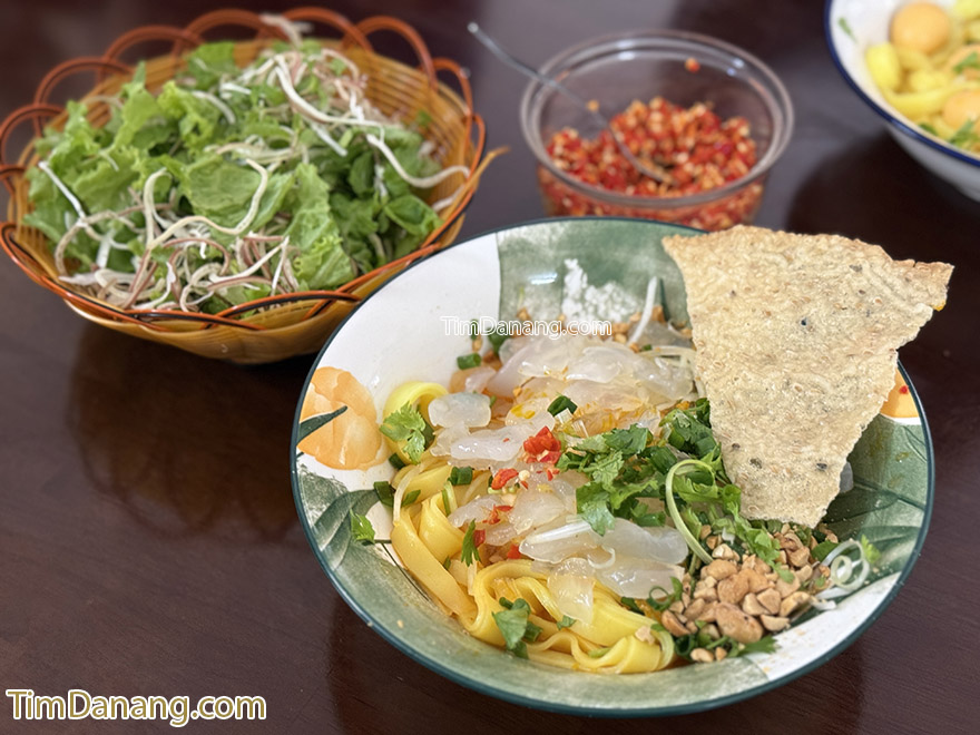 mì quảng sứa hồng nga