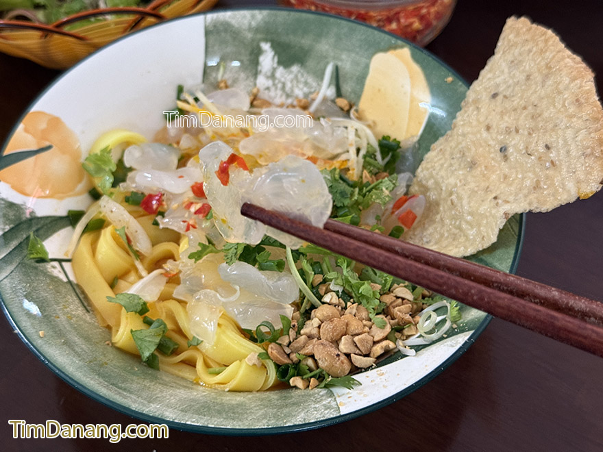 mì quảng sứa hồng nga