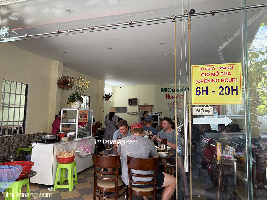 mì quảng sứa hồng nga