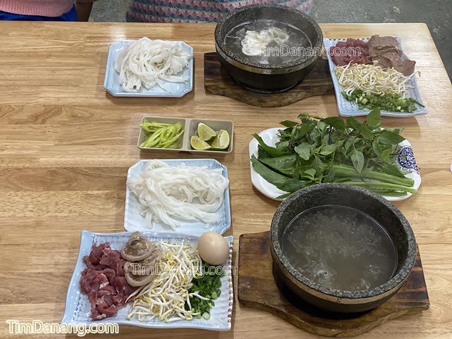 phở bát đá 90 nguyễn phước lan hoà xuân đà nẵng