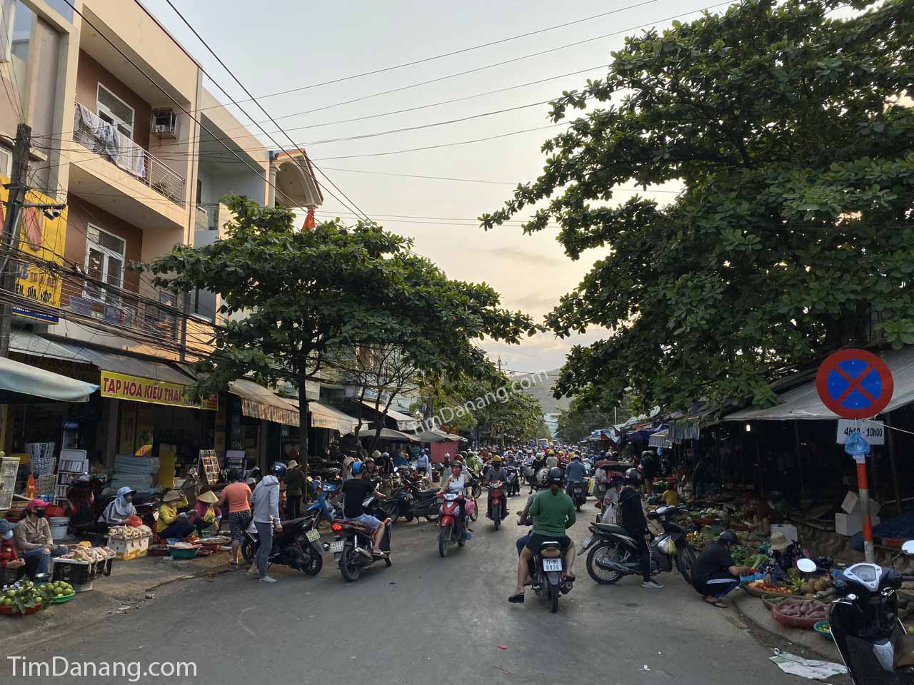 cho hoa khanh lien chieu da nang