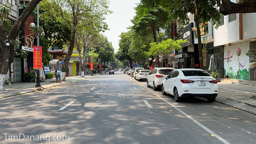 Hình ảnh đường phố Đà Nẵng khác lạ trong ngày “giới nghiêm” vì Covid-19