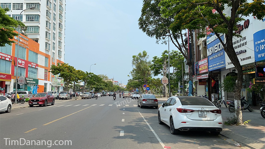 Hình ảnh đường phố Đà Nẵng khác lạ trong ngày “giới nghiêm” vì Covid-19