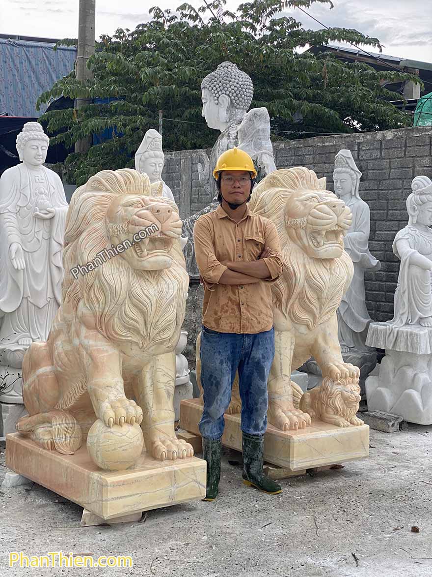 tượng sư tử bằng đá